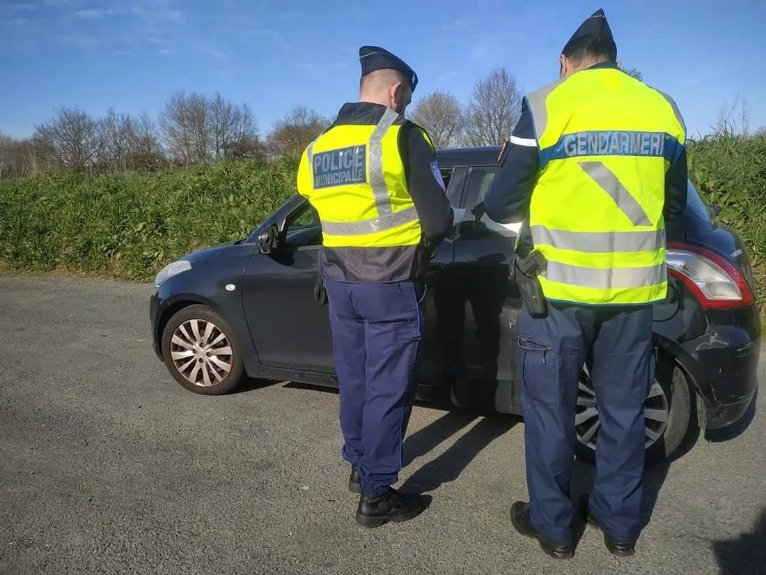 Lundi 14 mars, les gendarmes ont contrôlé 35 véhicules au Lion d'Angers.